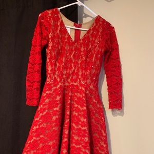 Red lace dres
